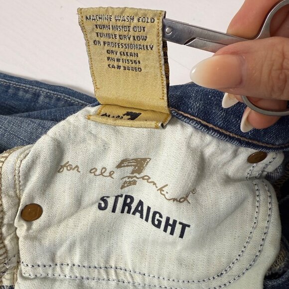 7 For All Mankind Jean Shorts Womens Sz 32 Low-Rise Straight Medium Wash Stretch - Picture 11 of 11